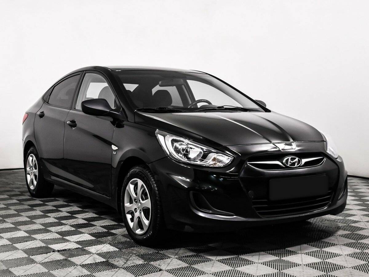 Hyundai Solaris б/у, 2012, Механическая. Фото: #2