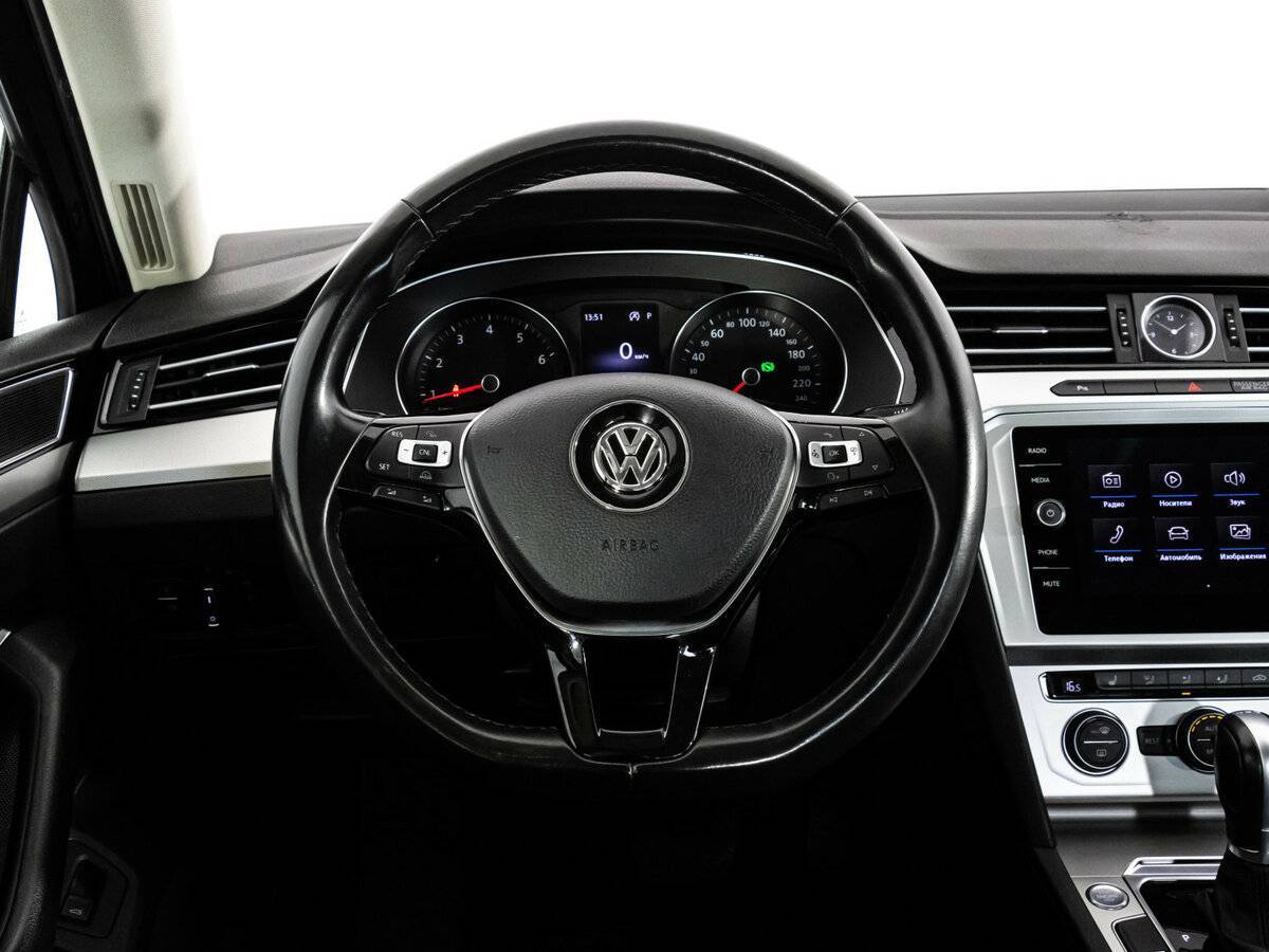 Volkswagen Passat б/у, 2018, Роботизированная. Фото: #10