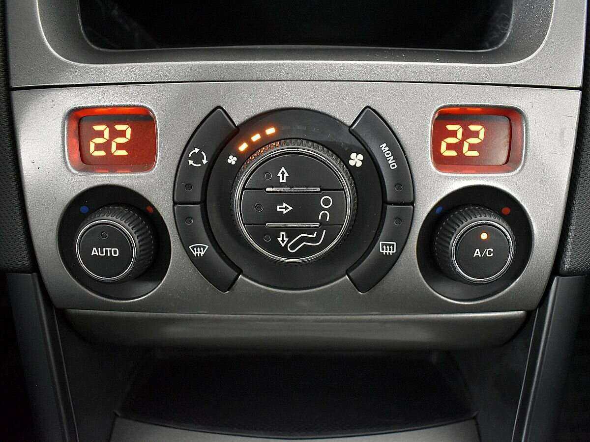 Peugeot 408 б/у, 2013, Автоматическая. Фото: #13
