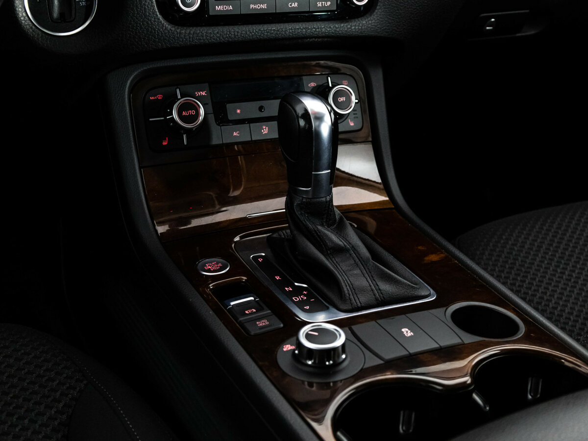 Volkswagen Touareg б/у, 2012, Автоматическая. Фото: #9