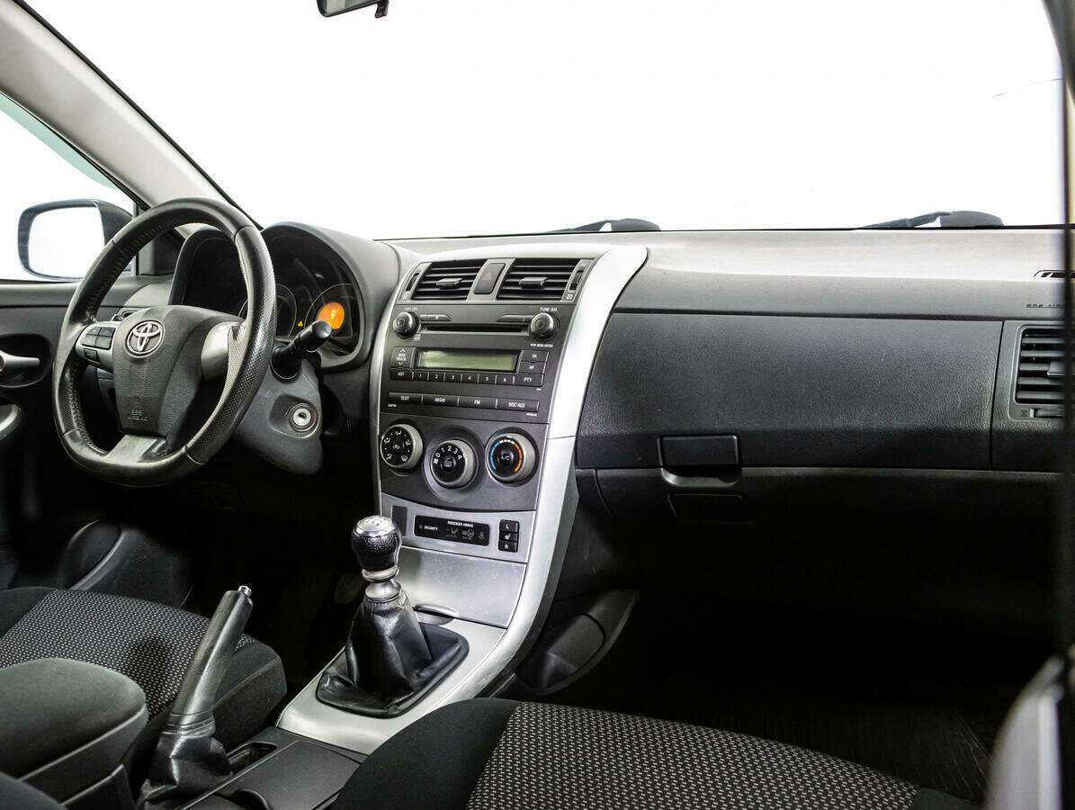 Toyota Corolla б/у, 2012, Механическая. Фото: #8