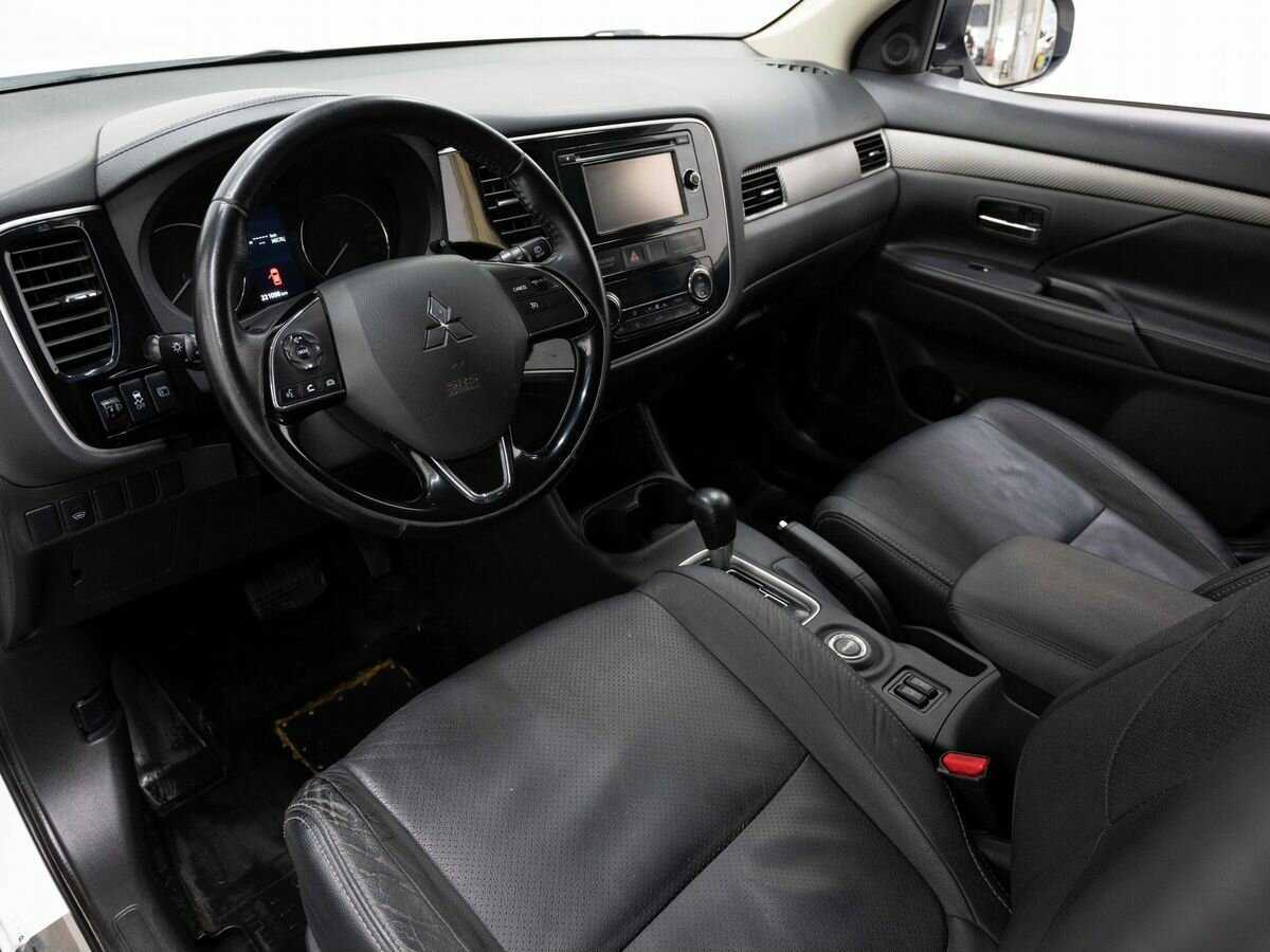 Mitsubishi Outlander б/у, 2015, Вариатор. Фото: #8
