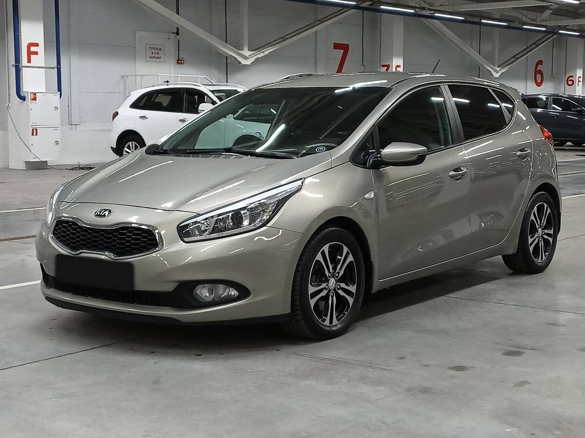 Kia Ceed б/у, 2015, Автоматическая. Фото: #0