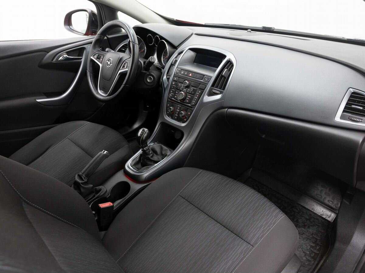 Opel Astra б/у, 2012, Механическая. Фото: #11