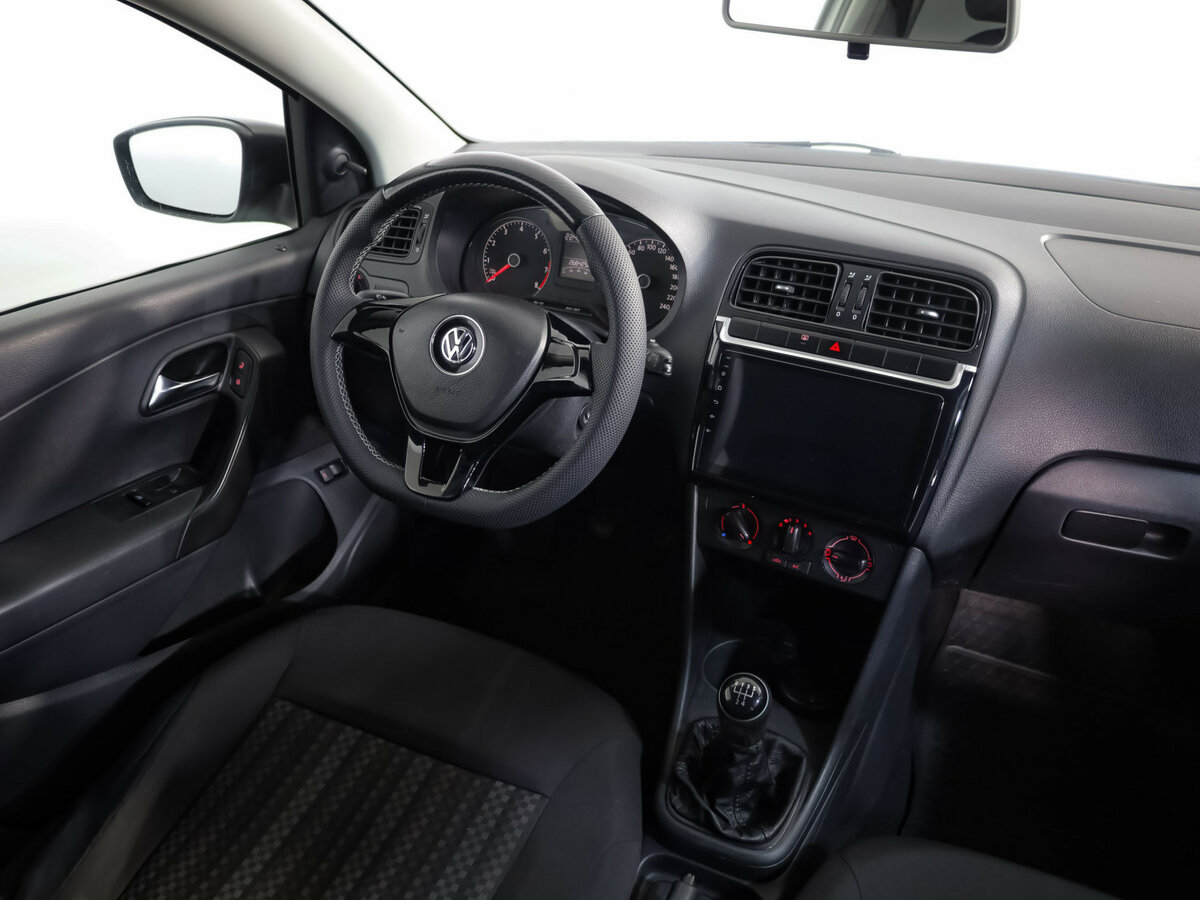 Volkswagen Polo б/у, 2018, Механическая. Фото: #6