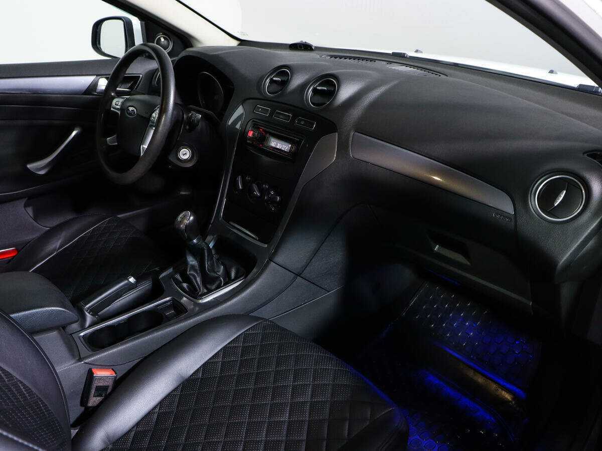 Ford Mondeo б/у, 2012, Механическая. Фото: #6