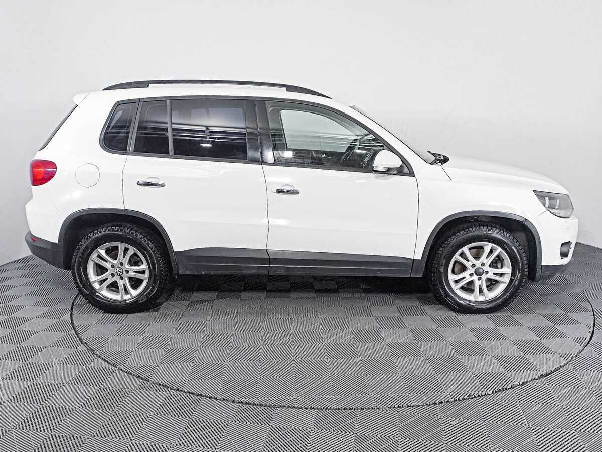Volkswagen Tiguan б/у, 2013, Механическая. Фото: #3