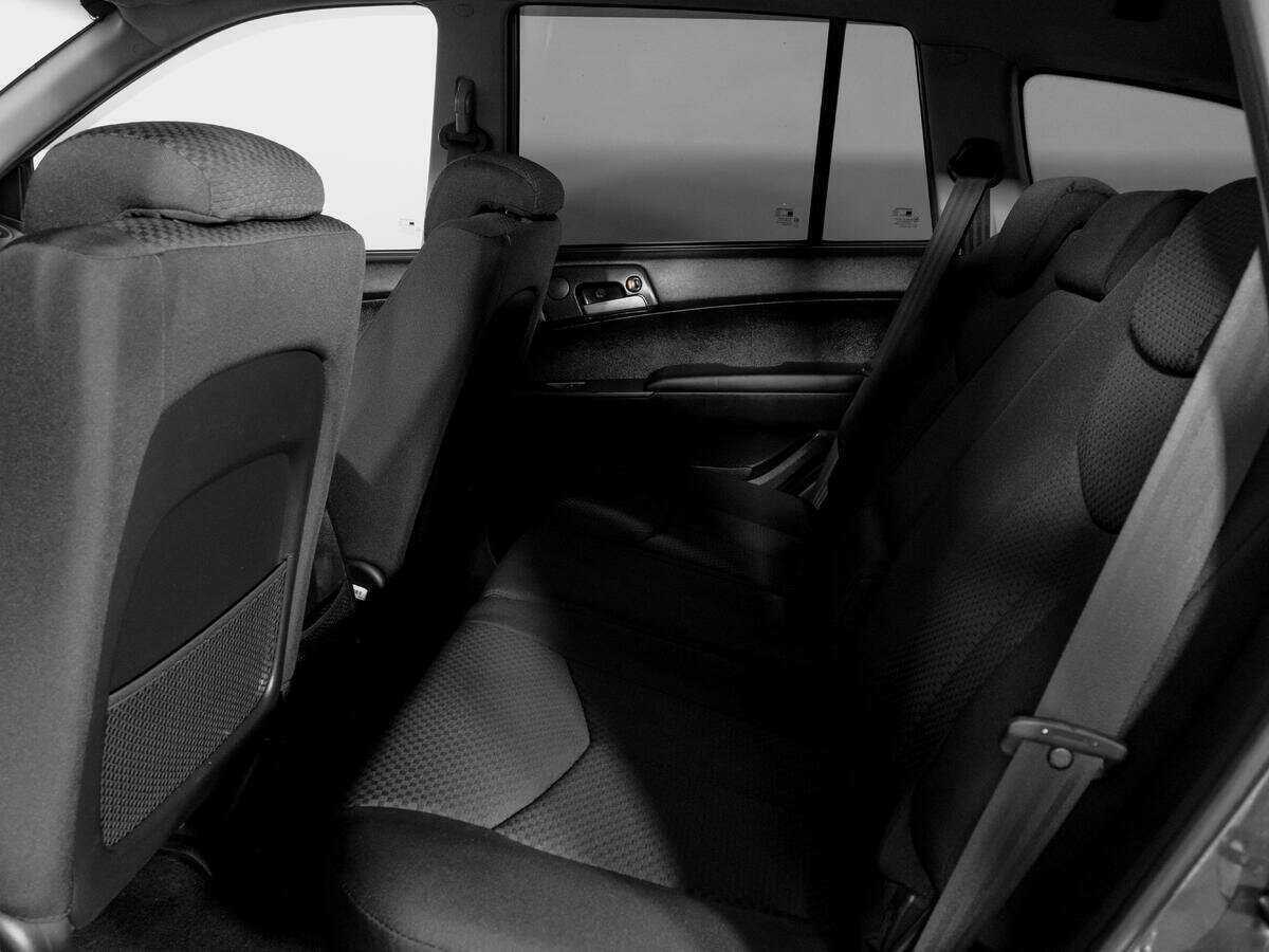 SsangYong Kyron б/у, 2012, Механическая. Фото: #9