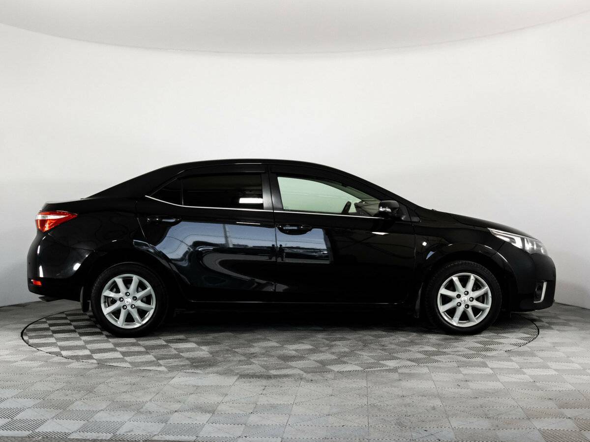 Toyota Corolla б/у, 2013, Механическая. Фото: #3