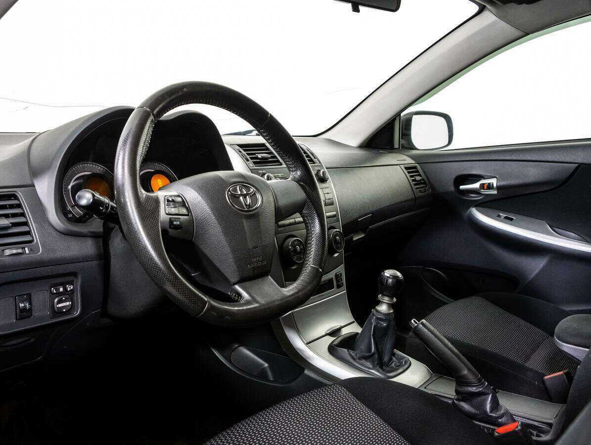 Toyota Corolla б/у, 2012, Механическая. Фото: #10