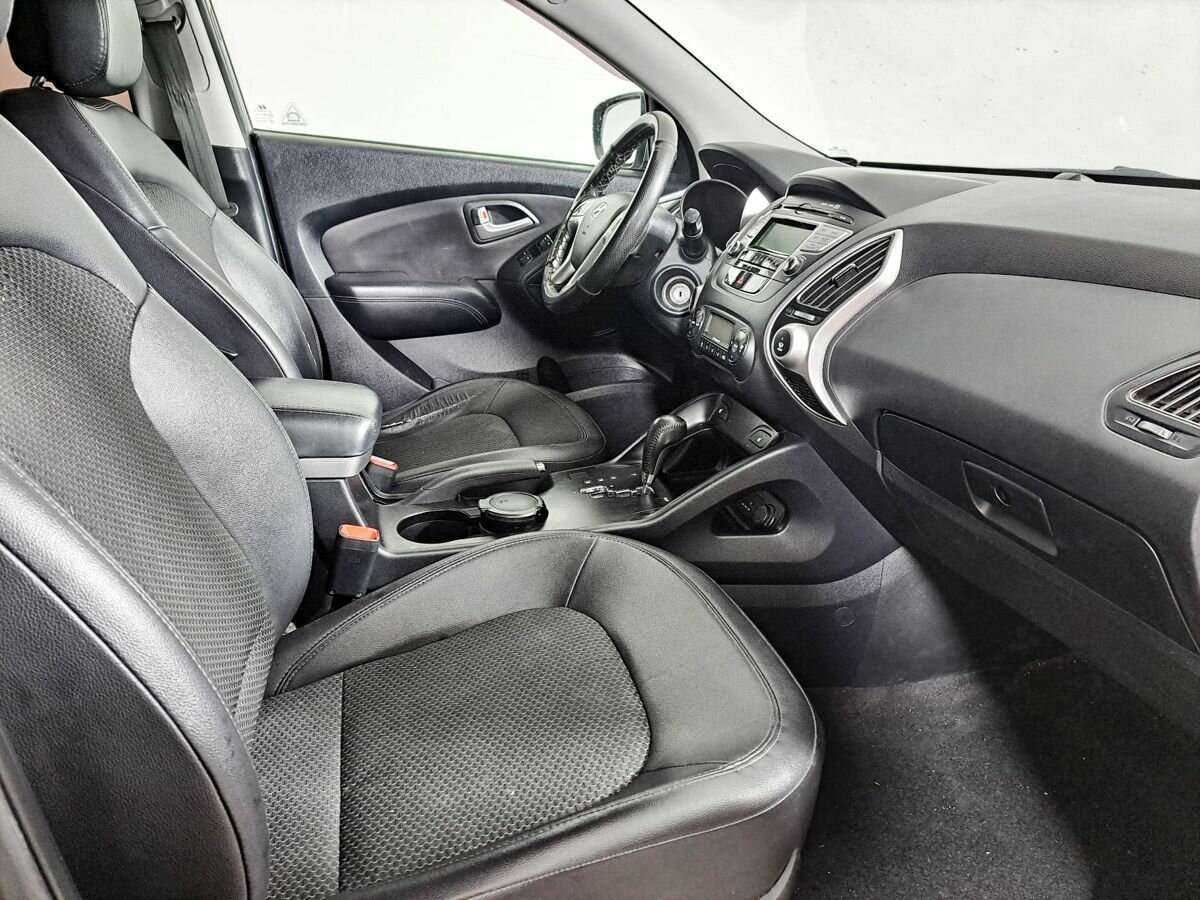 Hyundai ix35 б/у, 2012, Автоматическая. Фото: #8