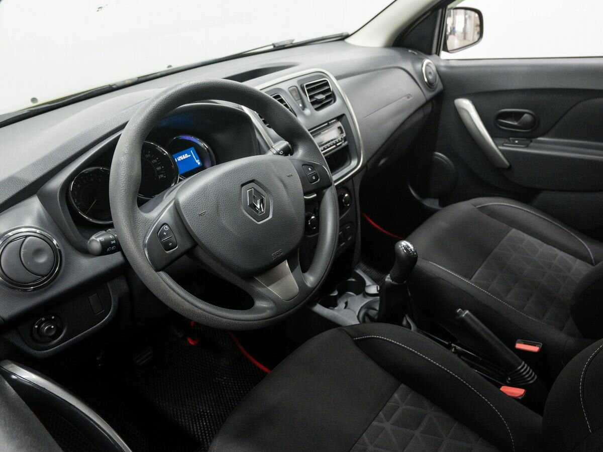 Renault Sandero б/у, 2017, Механическая. Фото: #12