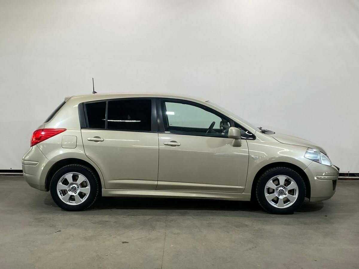 Nissan Tiida б/у, 2013, Механическая. Фото: #3