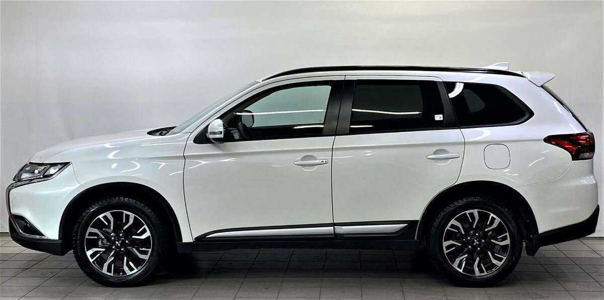 Mitsubishi Outlander б/у, 2021, Вариатор. Фото: #4