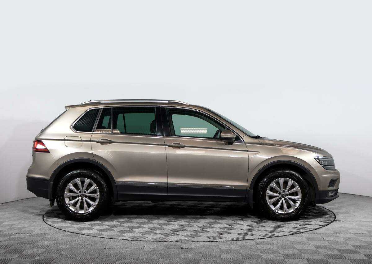 Volkswagen Tiguan б/у, 2017, Роботизированная. Фото: #2