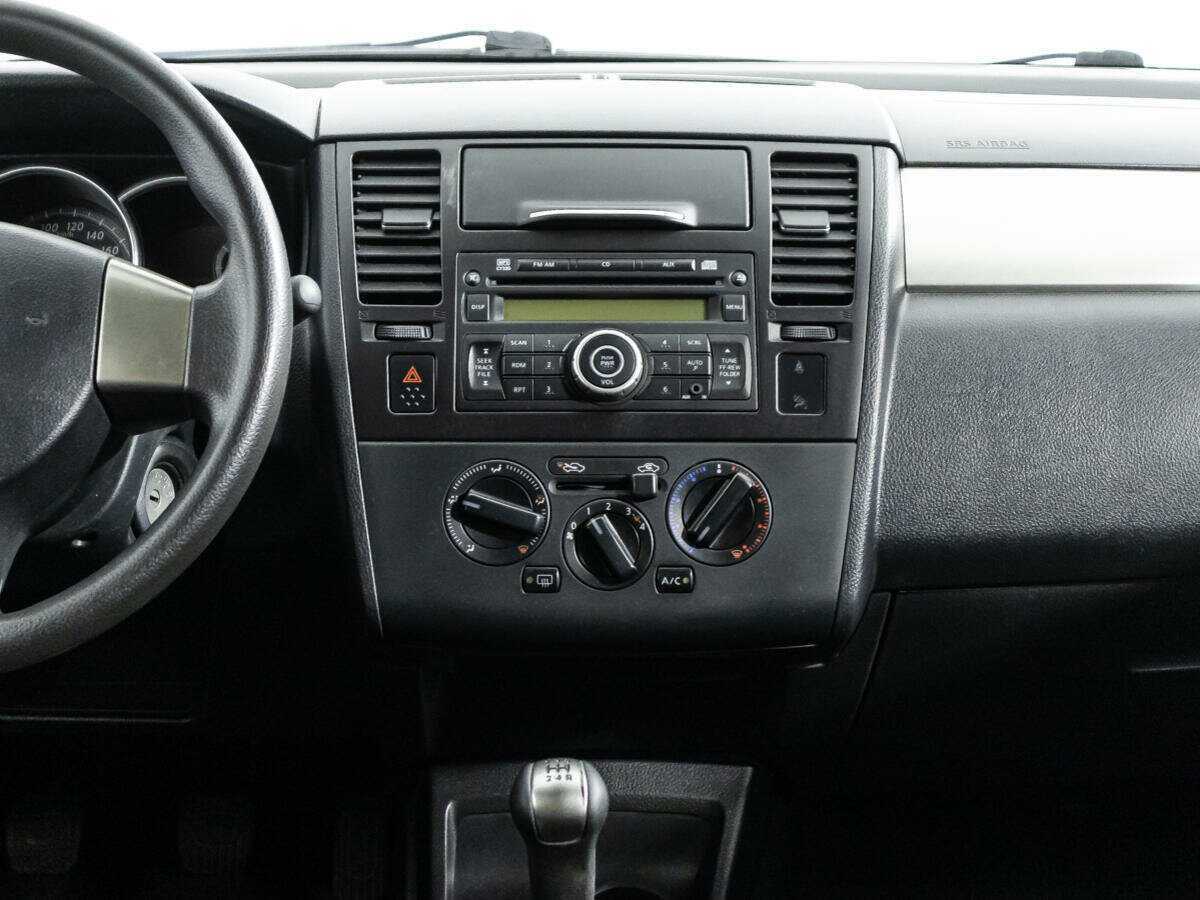 Nissan Tiida б/у, 2013, Механическая. Фото: #13