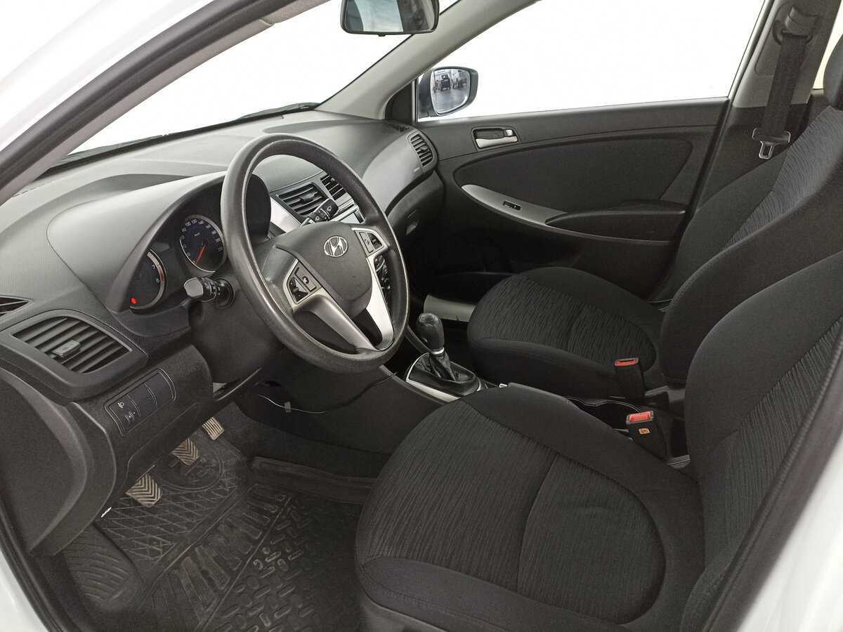 Hyundai Solaris б/у, 2015, Механическая. Фото: #15