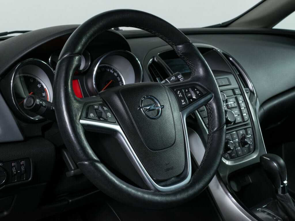 Opel Astra б/у, 2013, Автоматическая. Фото: #11