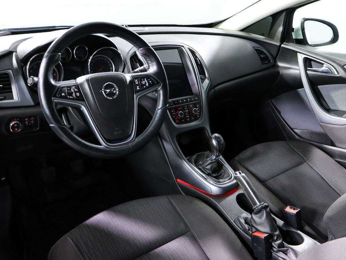 Opel Astra б/у, 2013, Механическая. Фото: #13