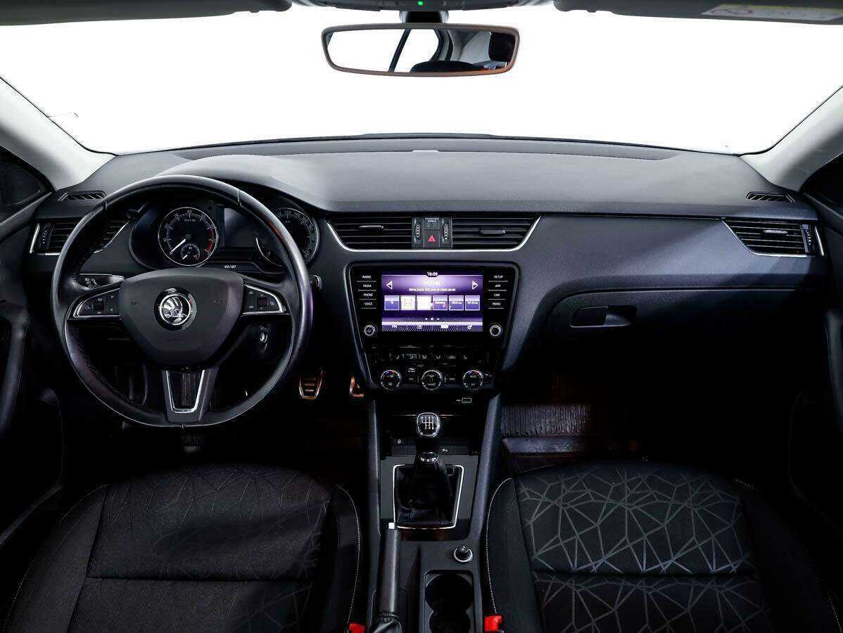 Skoda Octavia б/у, 2018, Механическая. Фото: #11