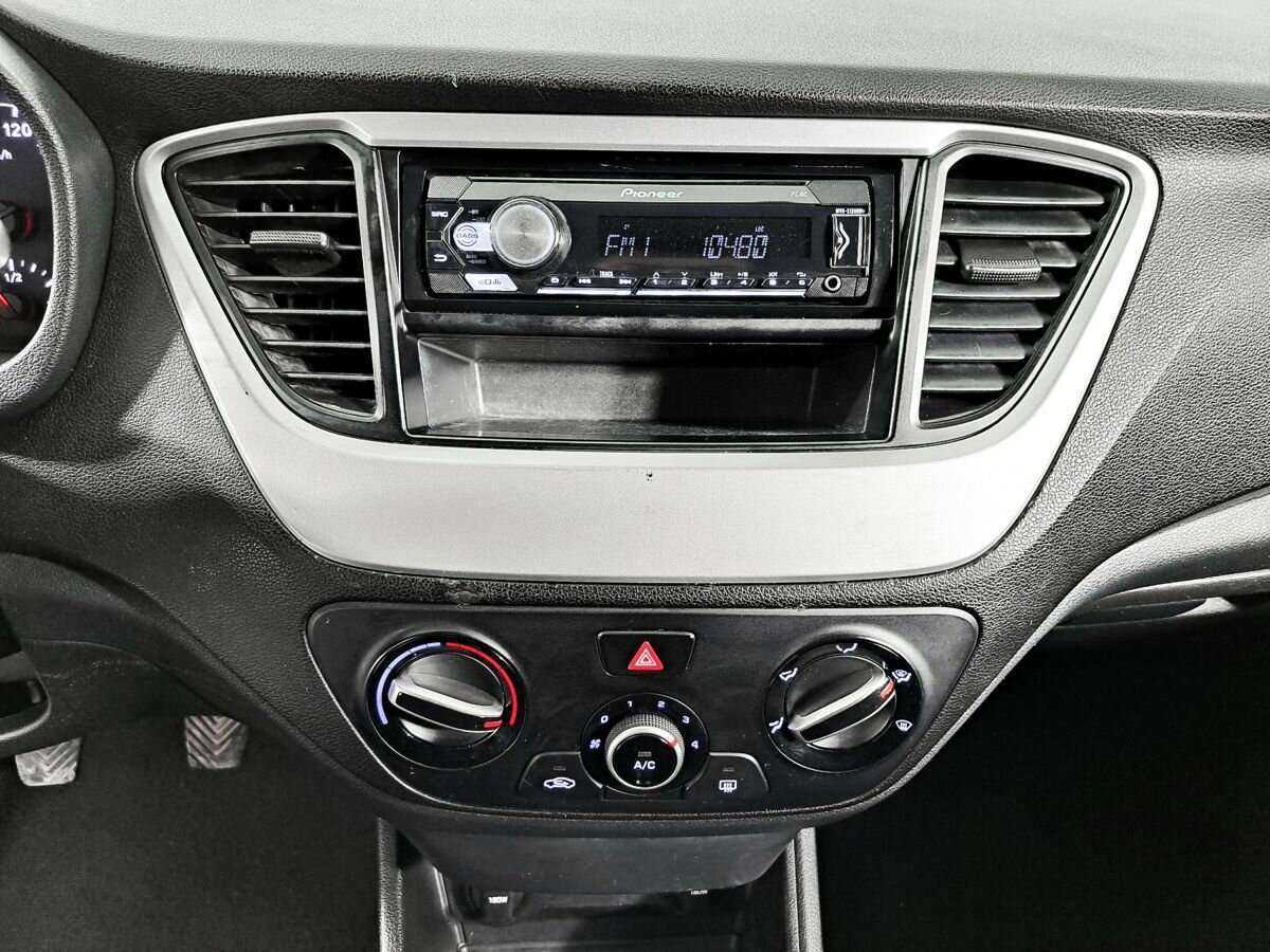 Hyundai Solaris б/у, 2017, Механическая. Фото: #12