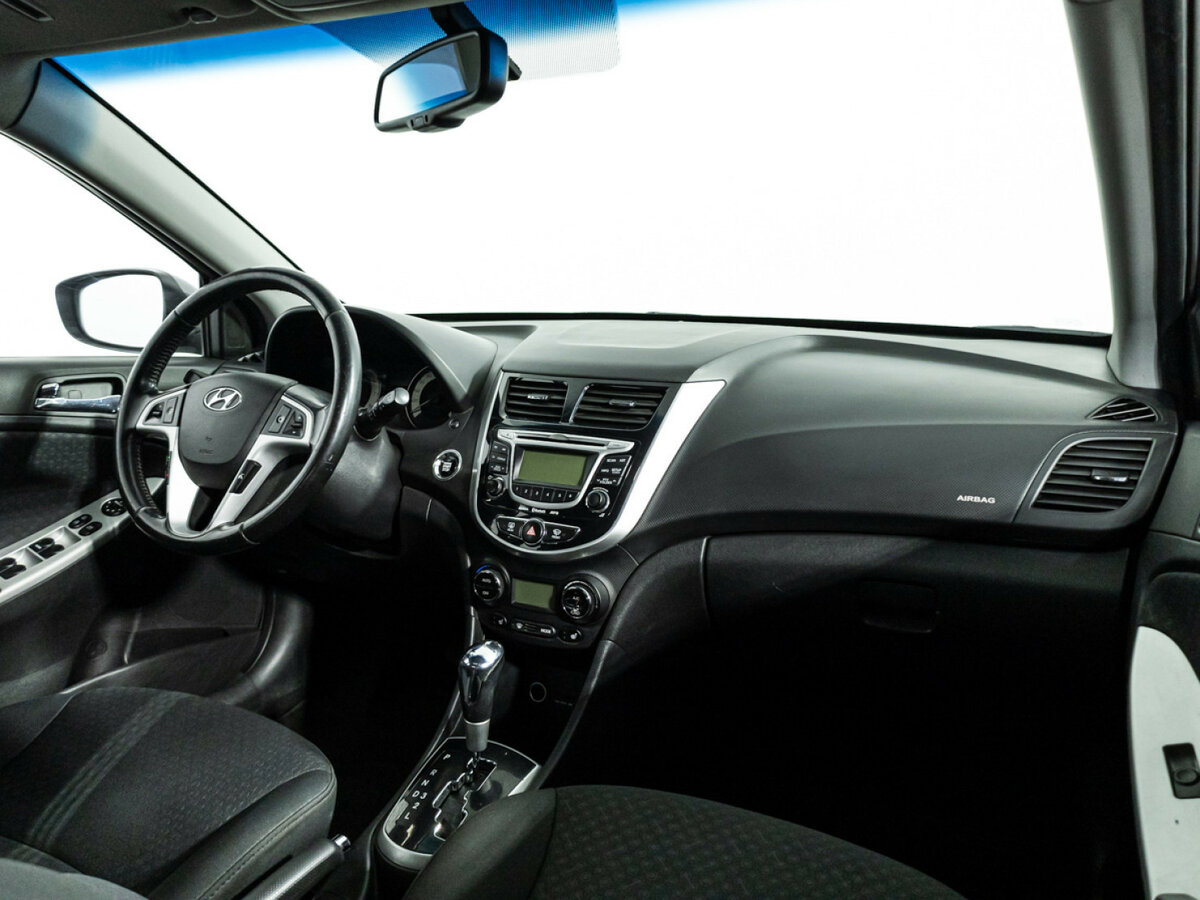 Hyundai Solaris б/у, 2012, Автоматическая. Фото: #8