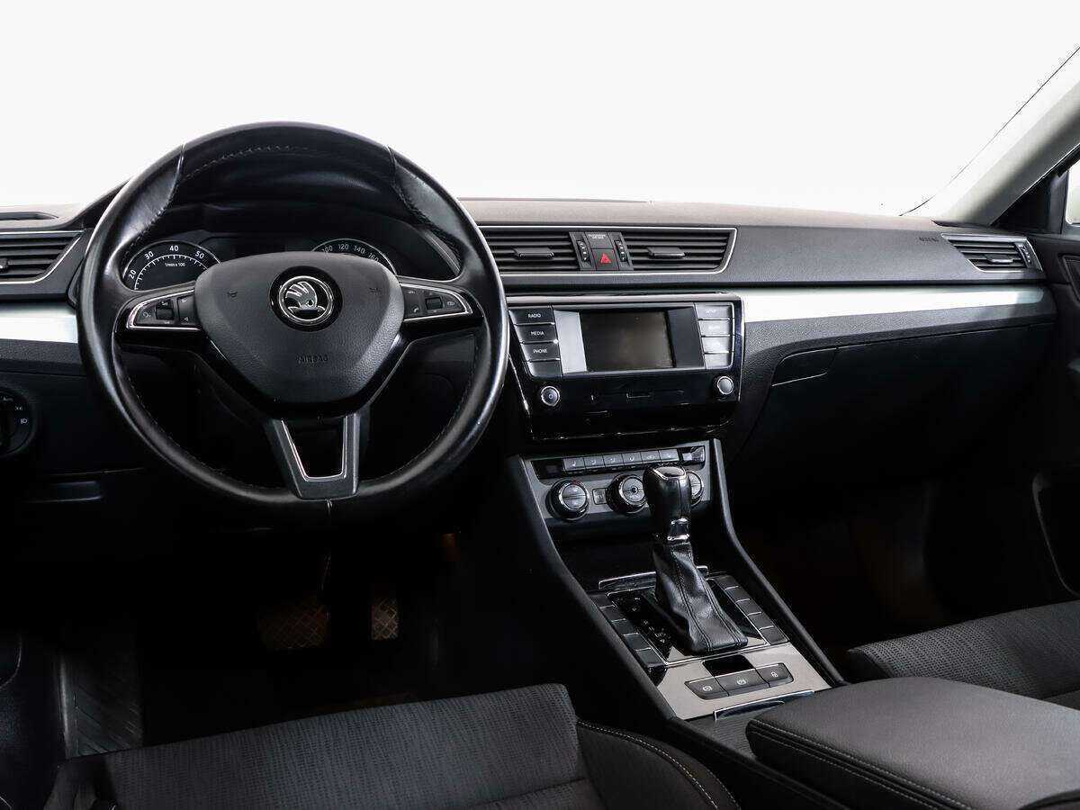 Skoda Superb б/у, 2016, Роботизированная. Фото: #8