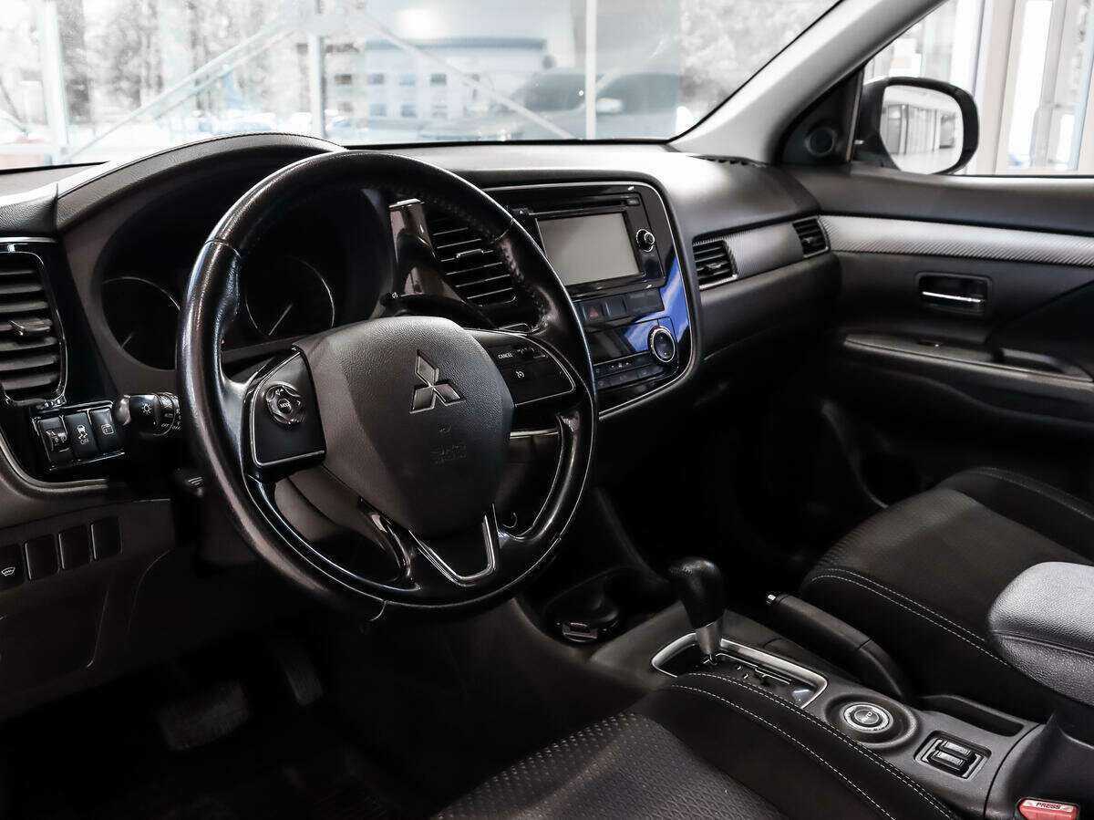 Mitsubishi Outlander б/у, 2016, Вариатор. Фото: #8