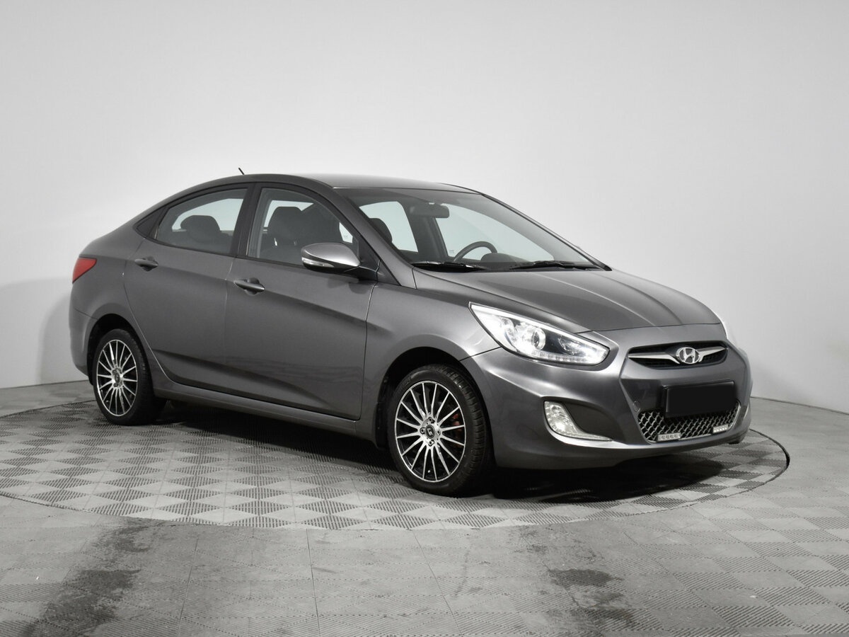 Hyundai Solaris б/у, 2013, Автоматическая. Фото: #2