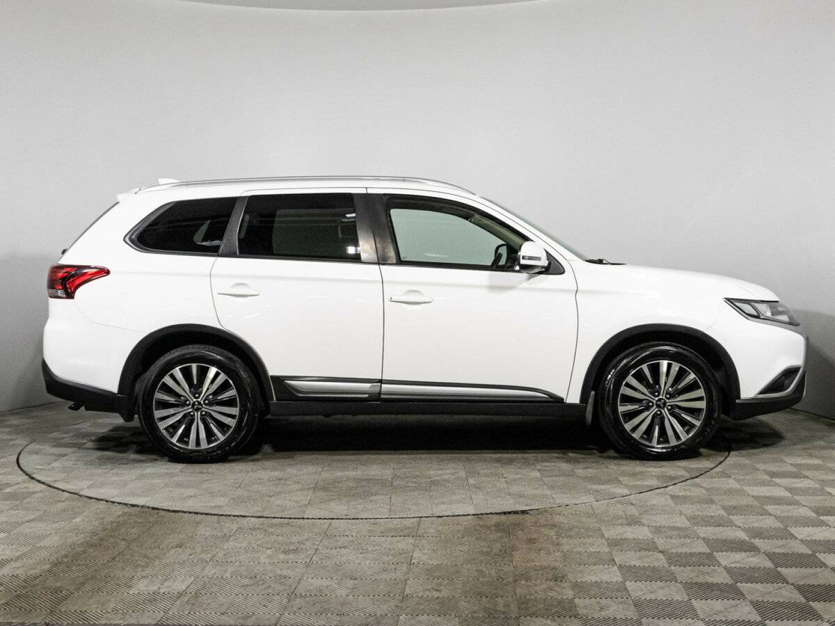 Mitsubishi Outlander б/у, 2020, Вариатор. Фото: #3