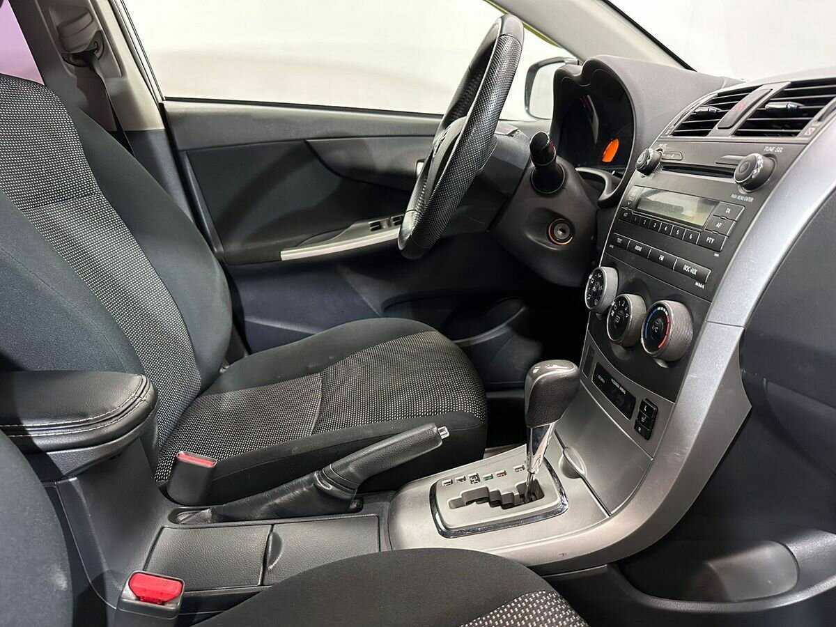 Toyota Corolla б/у, 2012, Автоматическая. Фото: #9