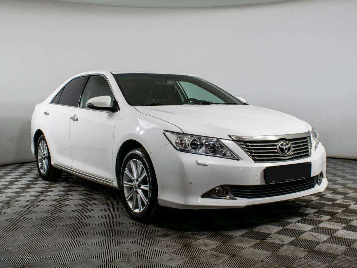 Toyota Camry б/у, 2014, Автоматическая. Фото: #2