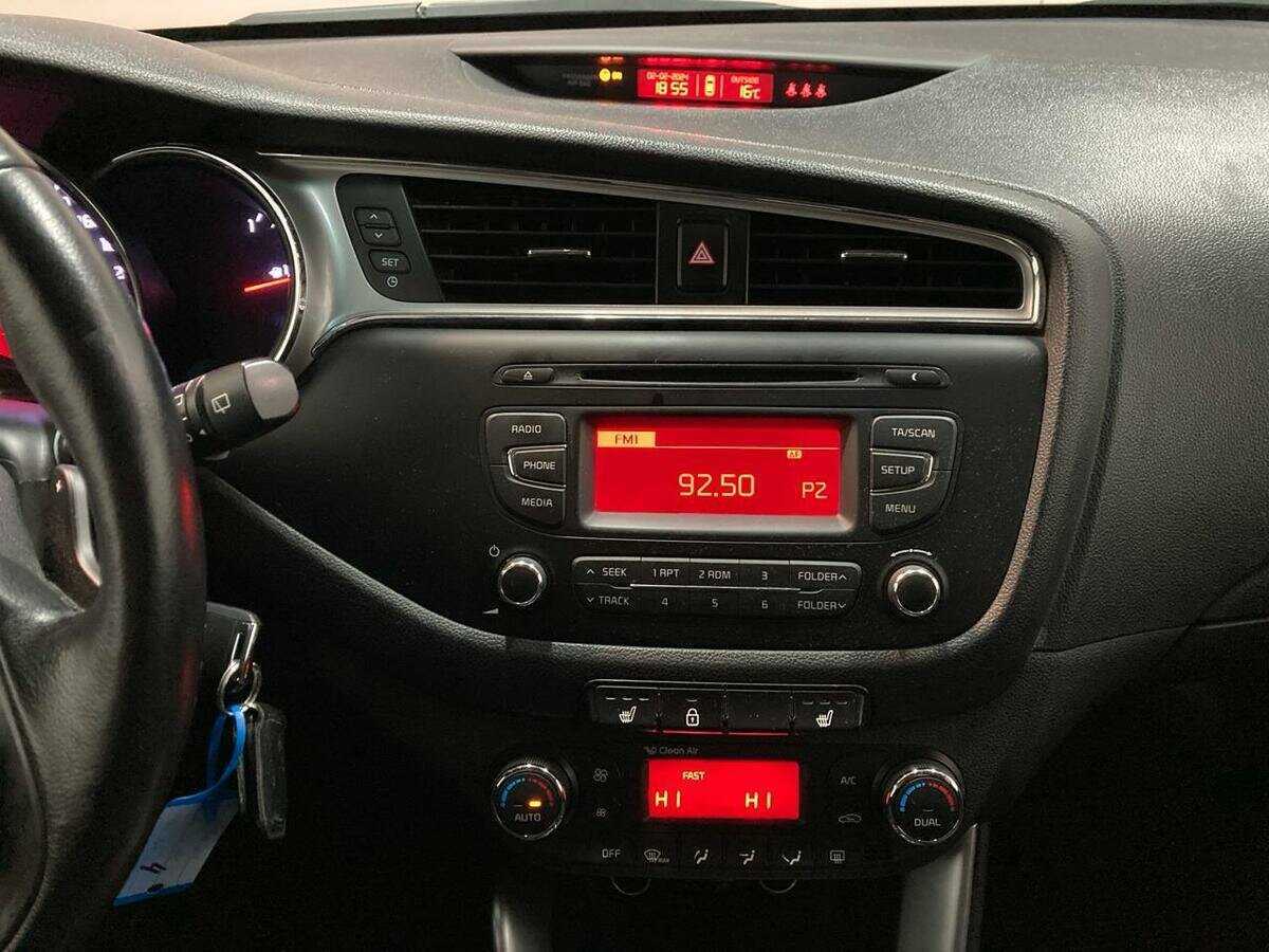 Kia Ceed б/у, 2015, Автоматическая. Фото: #13