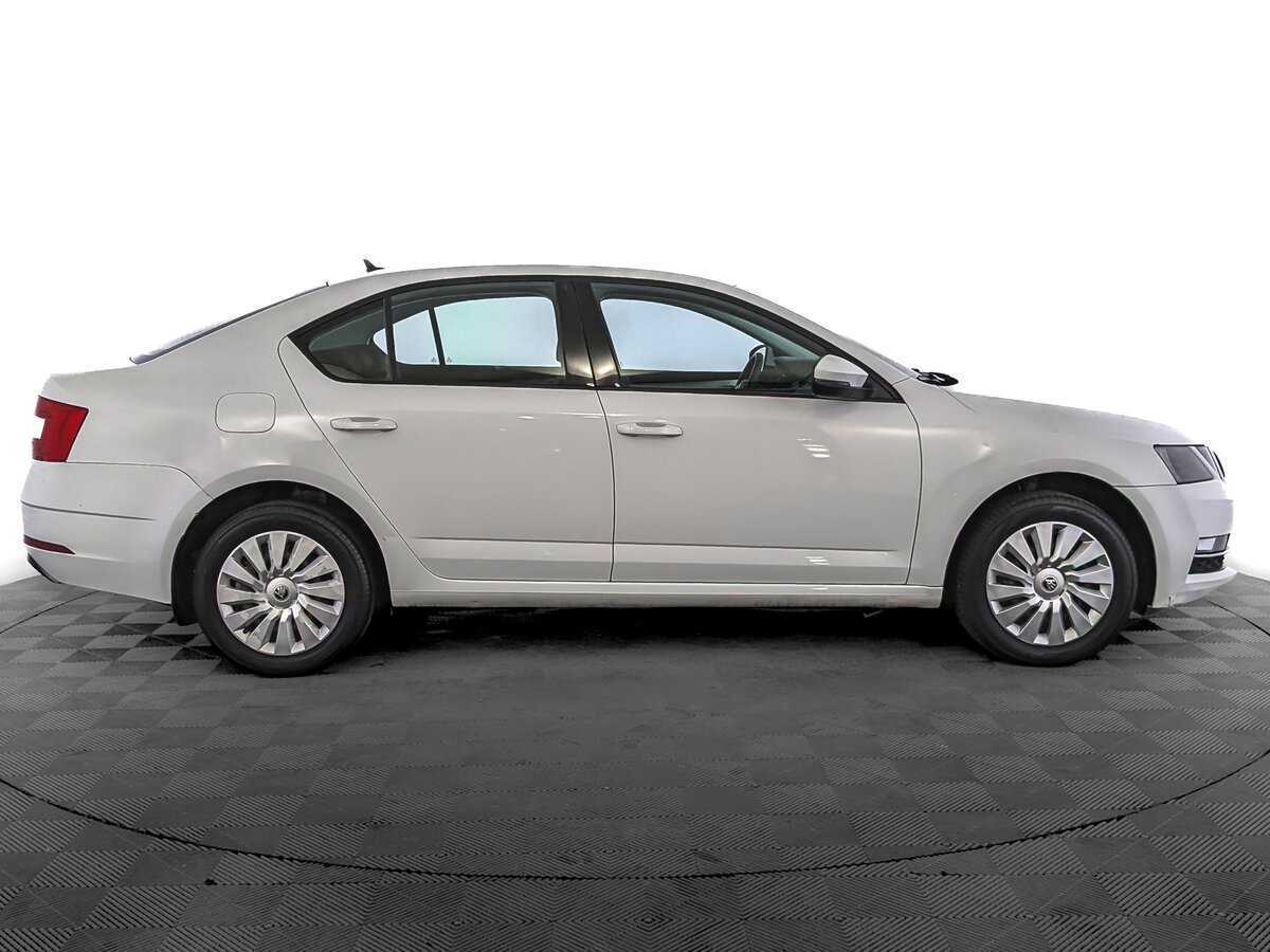 Skoda Octavia б/у, 2019, Механическая. Фото: #3