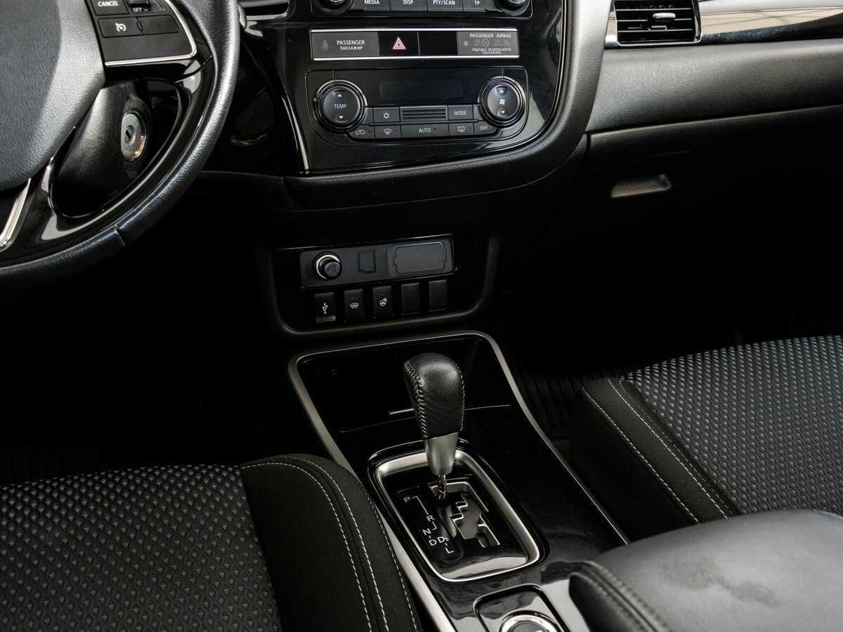 Mitsubishi Outlander б/у, 2018, Вариатор. Фото: #8