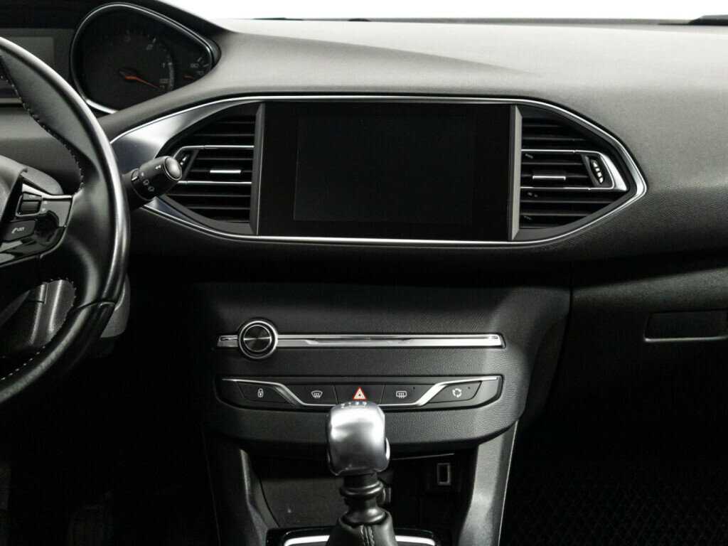 Peugeot 308 б/у, 2018, Механическая. Фото: #13