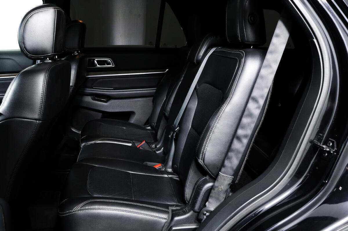 Ford Explorer б/у, 2015, Автоматическая. Фото: #11