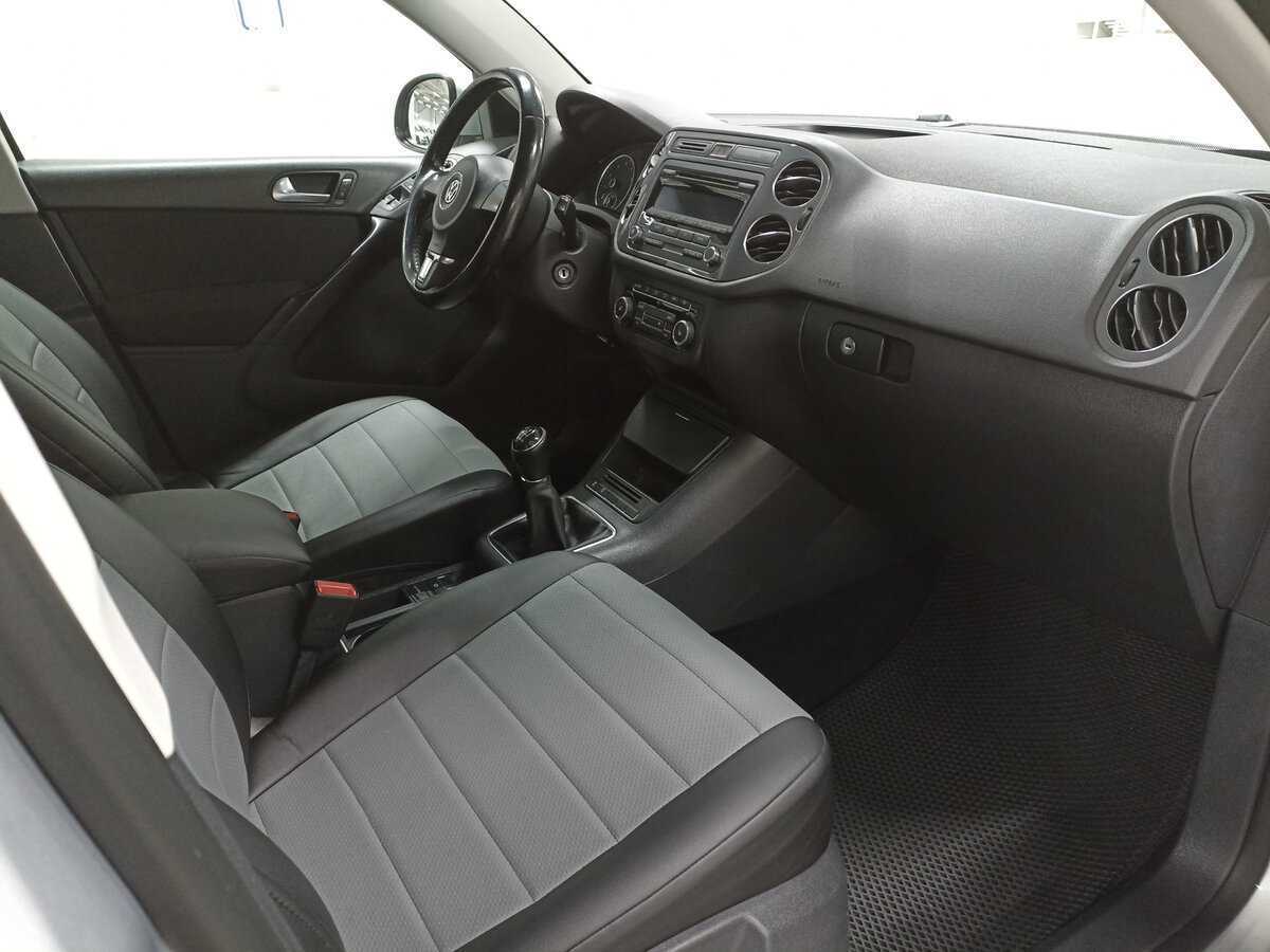 Volkswagen Tiguan б/у, 2012, Механическая. Фото: #10