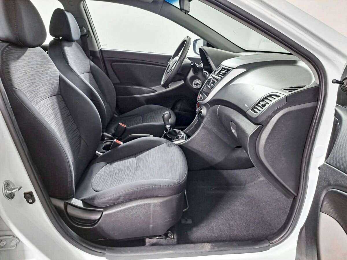 Hyundai Solaris б/у, 2014, Механическая. Фото: #8