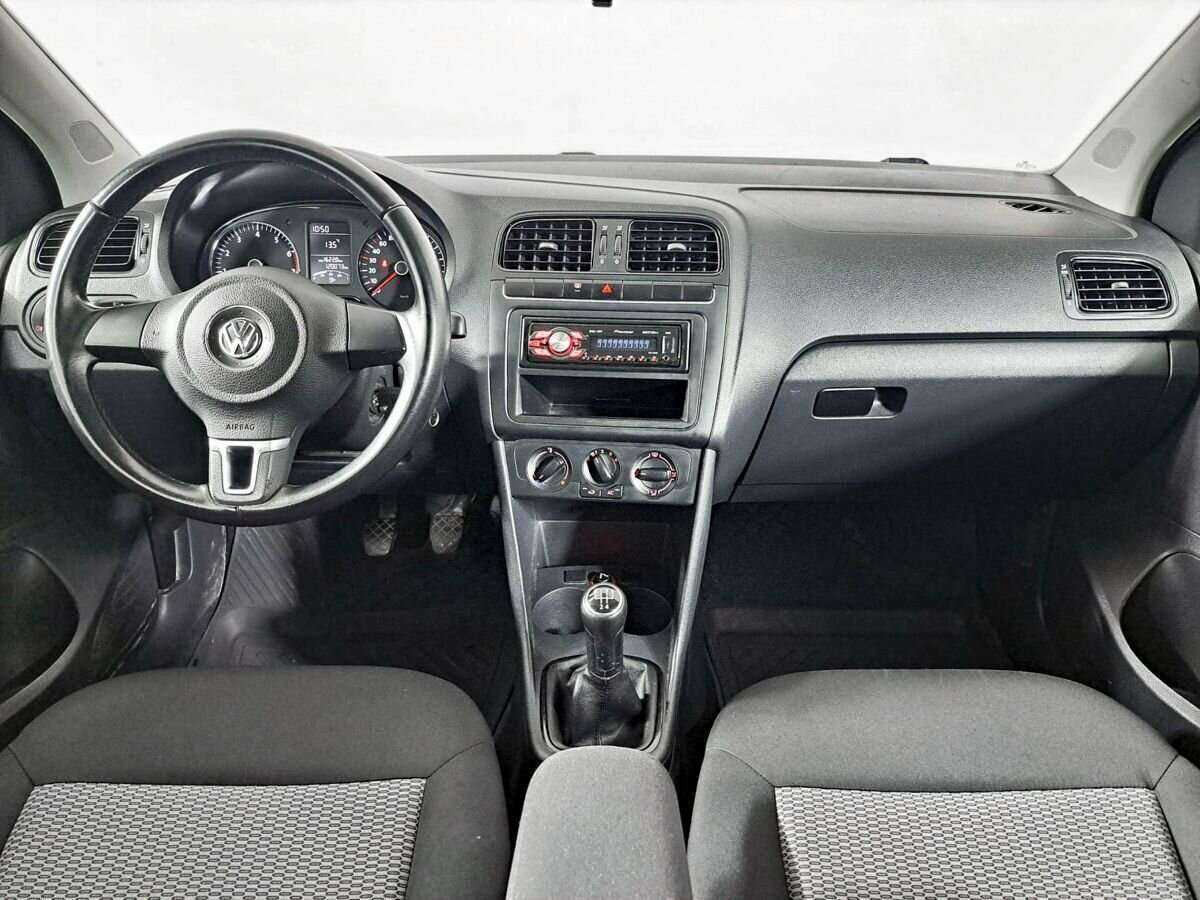 Volkswagen Polo б/у, 2012, Механическая. Фото: #11