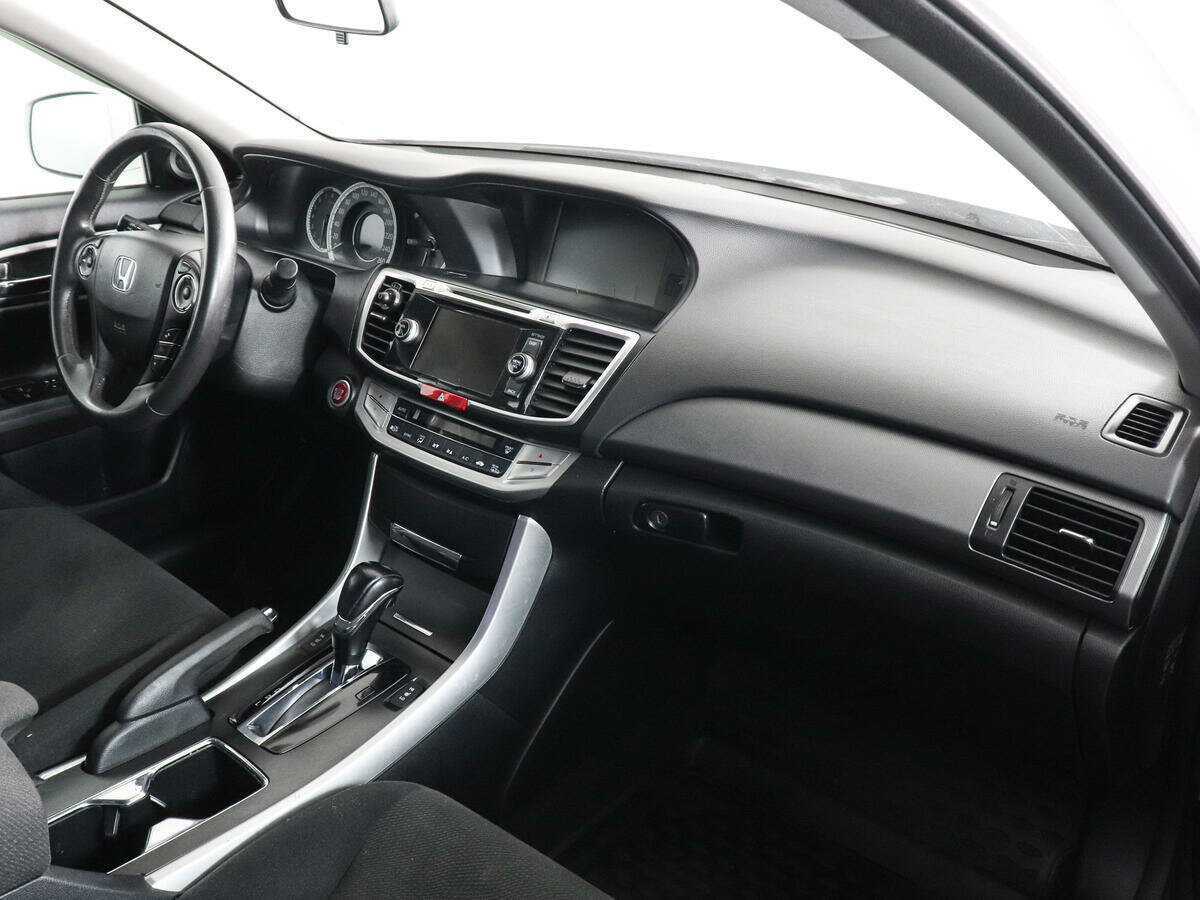 Honda Accord б/у, 2013, Автоматическая. Фото: #6