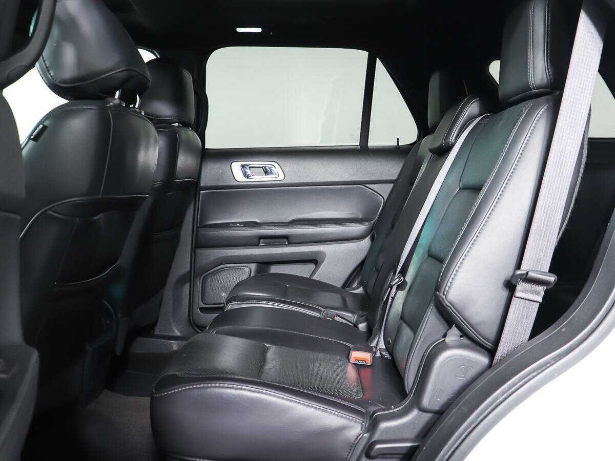 Ford Explorer б/у, 2013, Автоматическая. Фото: #9