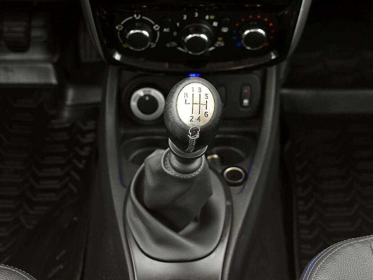 Nissan Terrano б/у, 2014, Механическая. Фото: #10