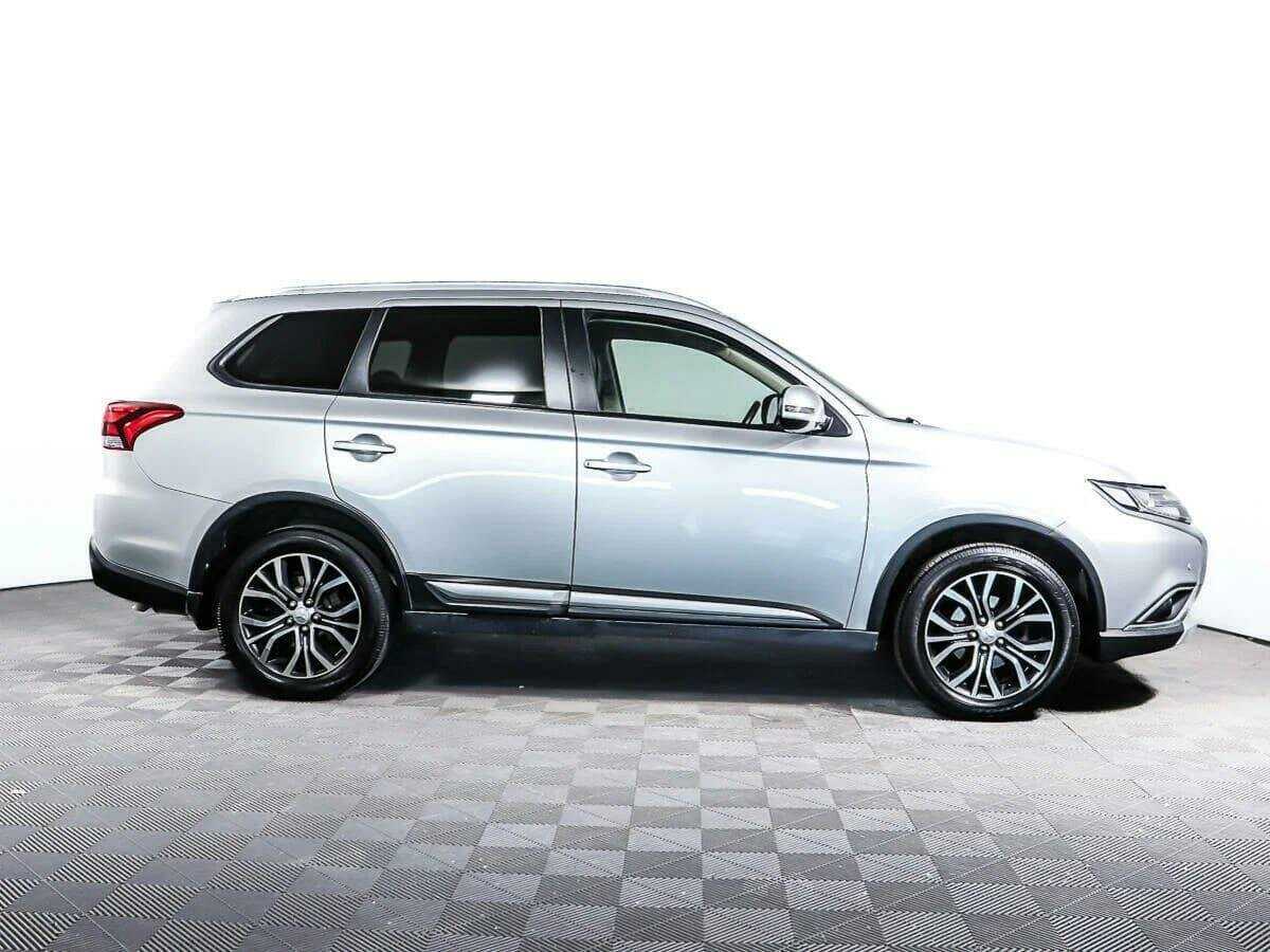 Mitsubishi Outlander б/у, 2016, Вариатор. Фото: #2