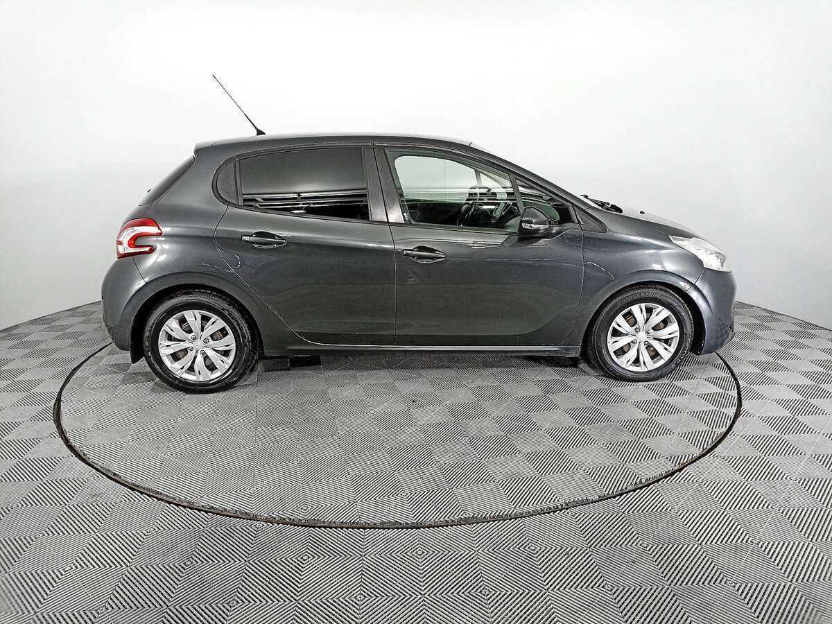 Peugeot 208 б/у, 2013, Автоматическая. Фото: #3