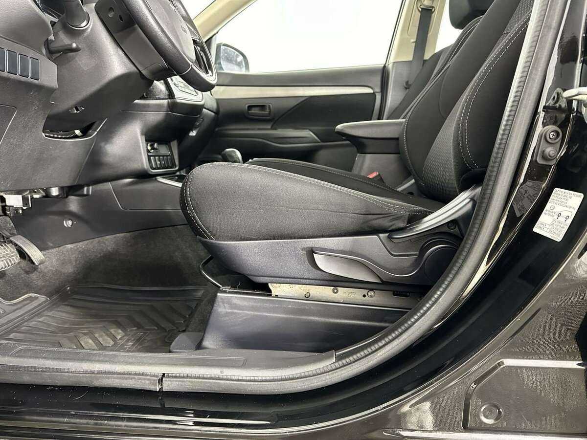 Mitsubishi Outlander б/у, 2017, Вариатор. Фото: #9