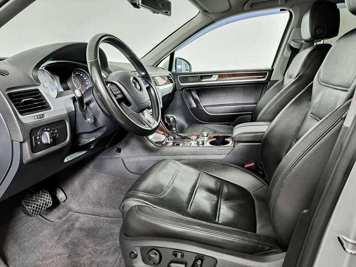 Volkswagen Touareg б/у, 2012, Автоматическая. Фото: #13