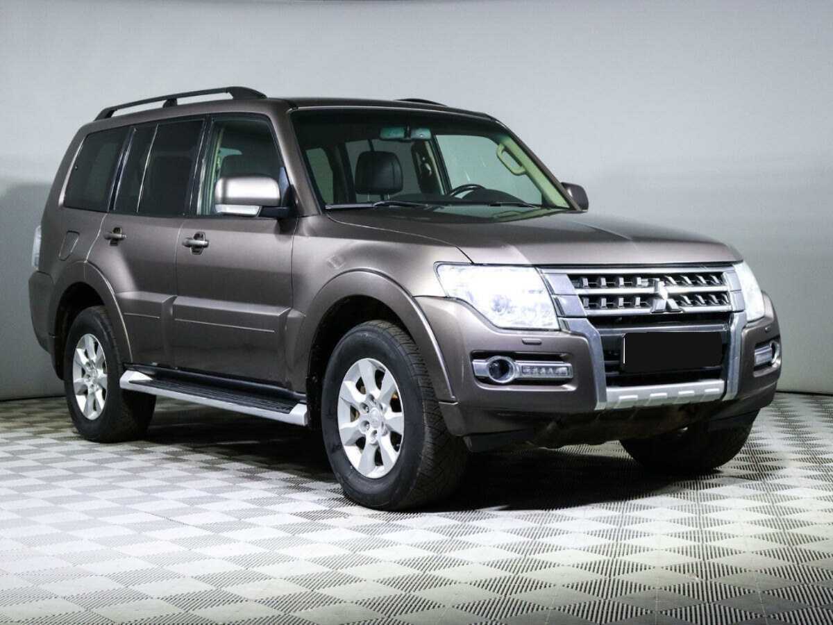 Mitsubishi Pajero б/у, 2014, Автоматическая. Фото: #2