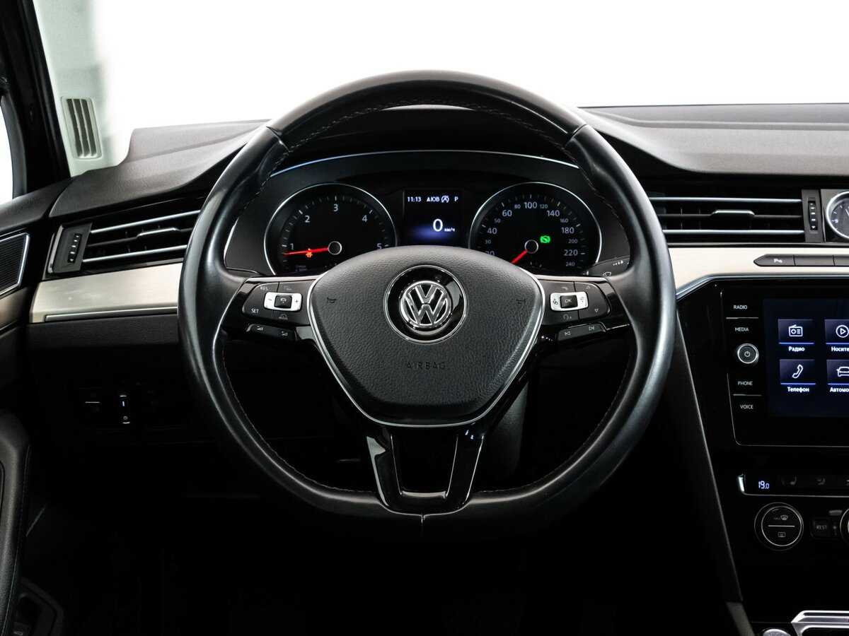 Volkswagen Passat б/у, 2018, Роботизированная. Фото: #8