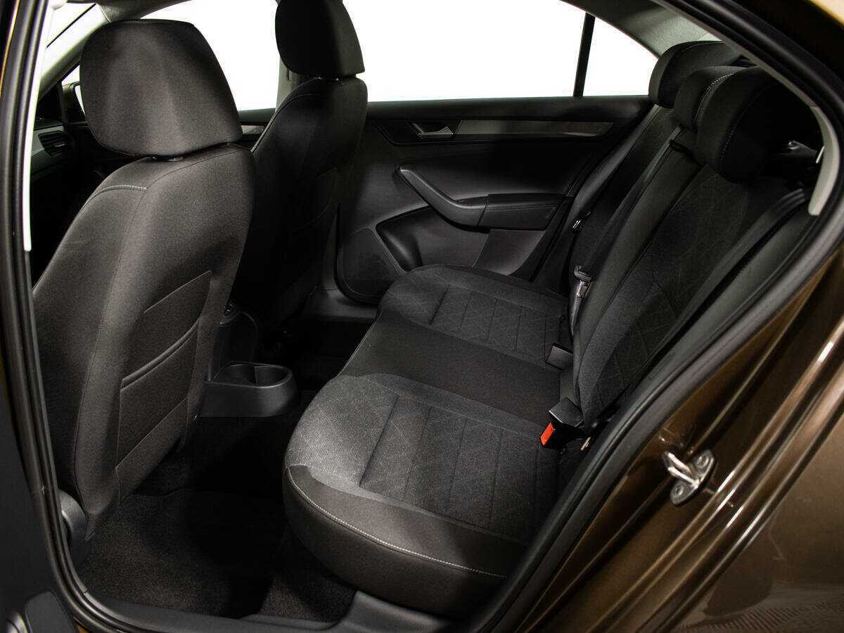 Volkswagen Polo б/у, 2022, Механическая. Фото: #9